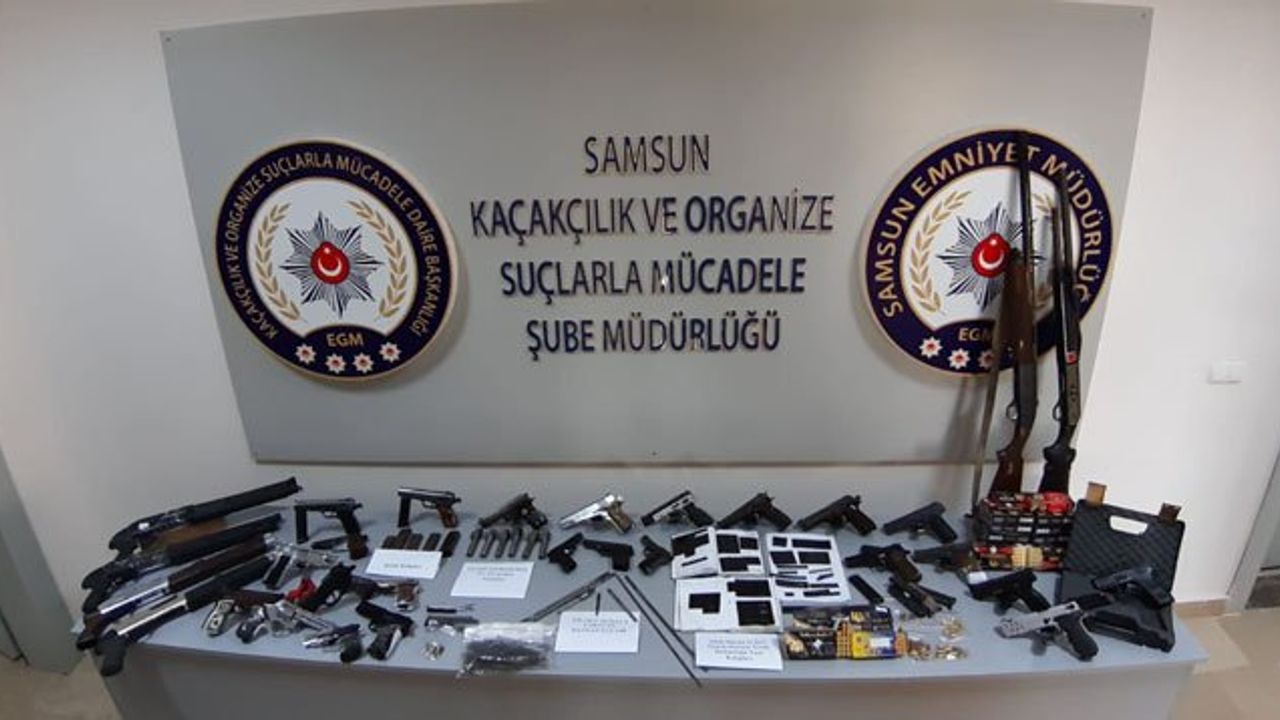 Silah Kaçakçılığı Operasyonunda 24 Kişi Yakalandı