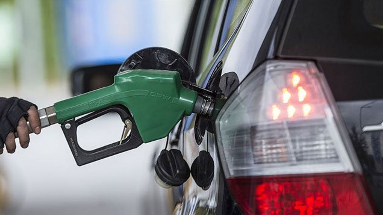 Benzine 10 Kuruş Zam Geldi