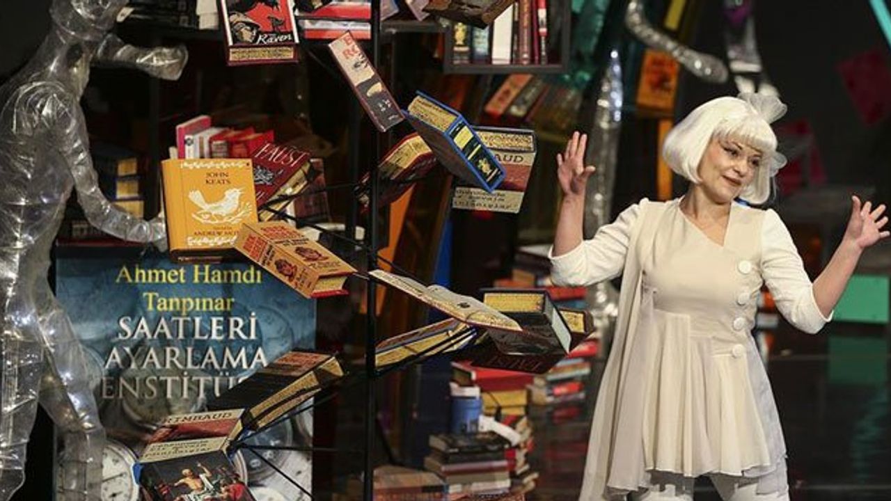 'Sonsuzluk Kitabevi' 40 Yıl Sonra Prömiyer Yaptı