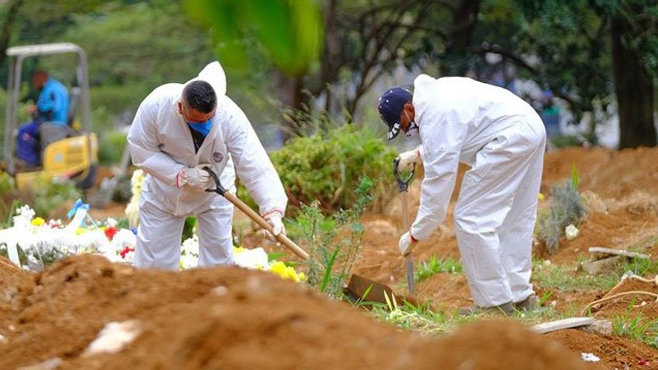 Kovid-19'dan Ölenlerin Sayısı Dünya Genelinde 900 Bini Geçti