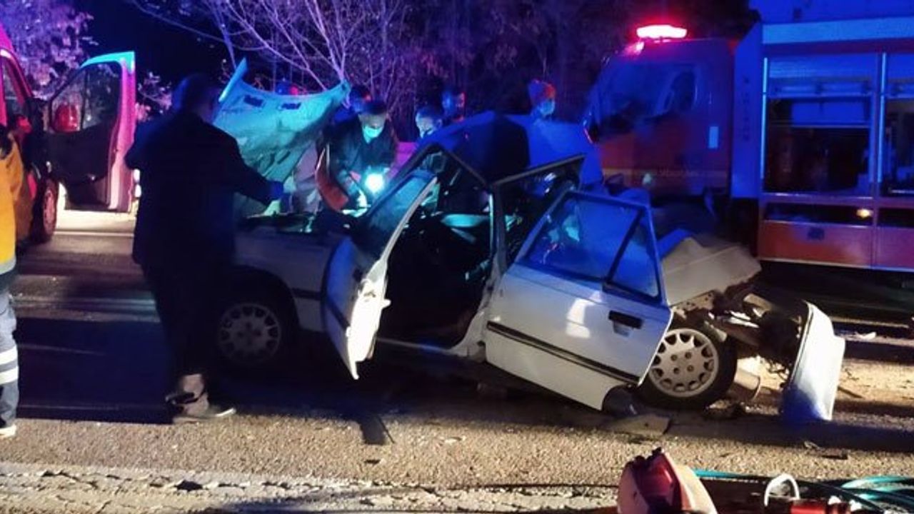 Devrilen Otomobildeki 1 Kişi Hayatını Kaybetti