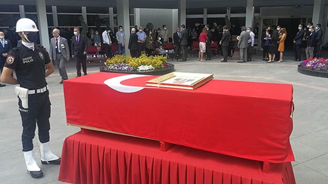 Koronavirüsten Ölen Başkonsolos Son Yolculuğuna Uğurlandı