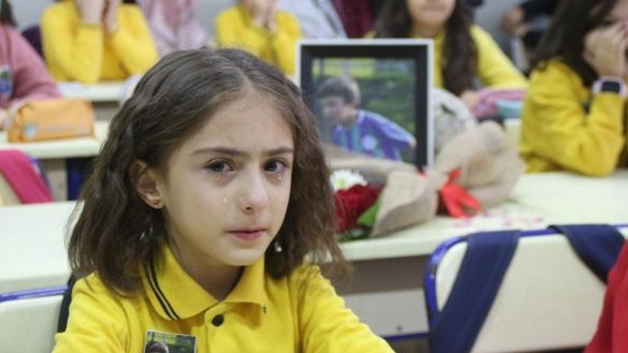 Devrilen Kale Direğinin Altında Kalıp Ölen Yiğit, Okulunda Anıldı