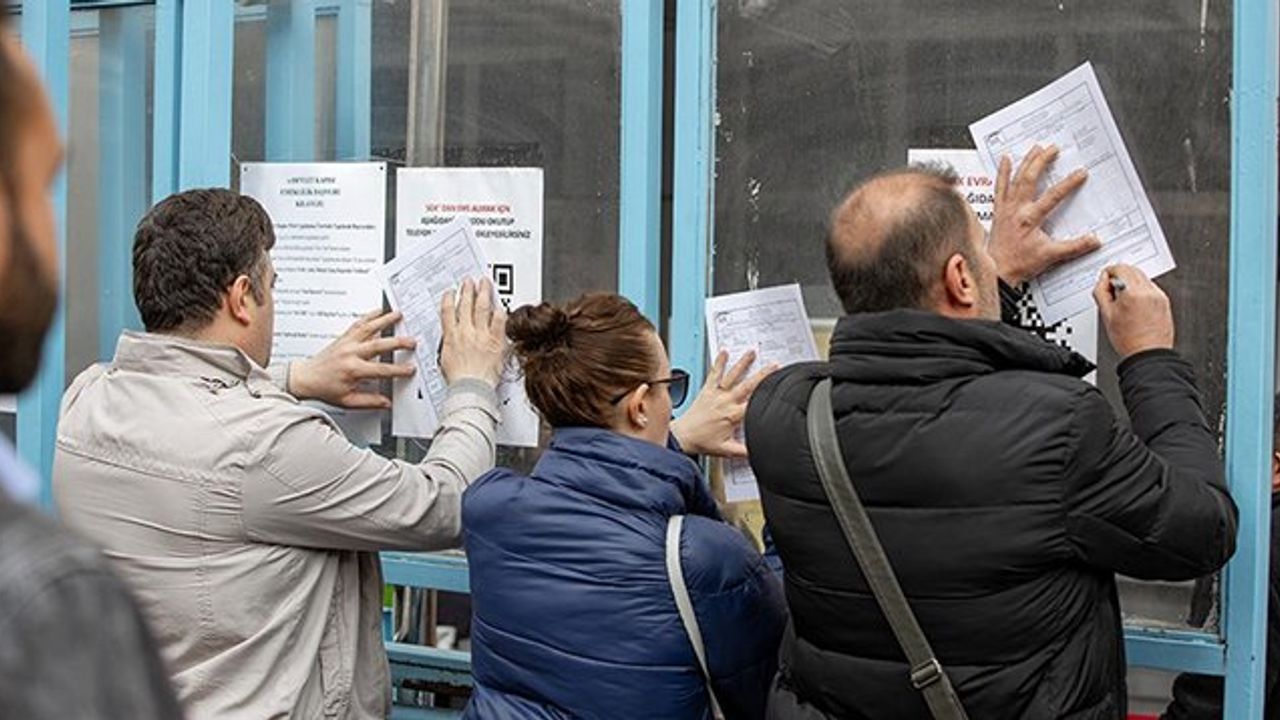 SGK Merkezlerindeki EYT Mesaisi Hızlı Başladı