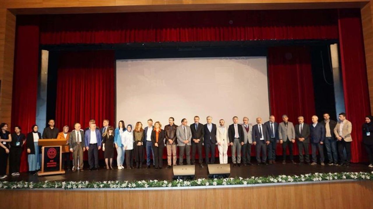 Rize'deki Dostları Aşık Veysel'i Vefatının 50. Yılında Andı 