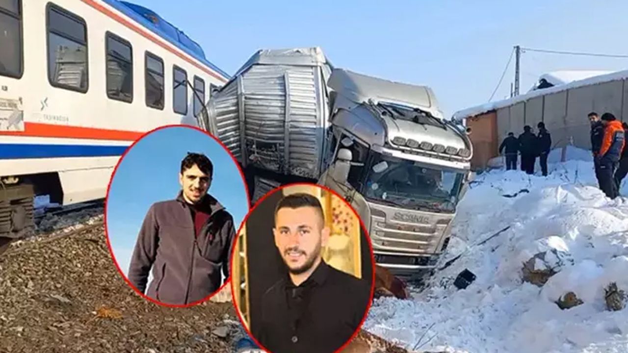 Yolcu Treni İle TIR Çarpıştı: 2 Ölü 2 Yaralı