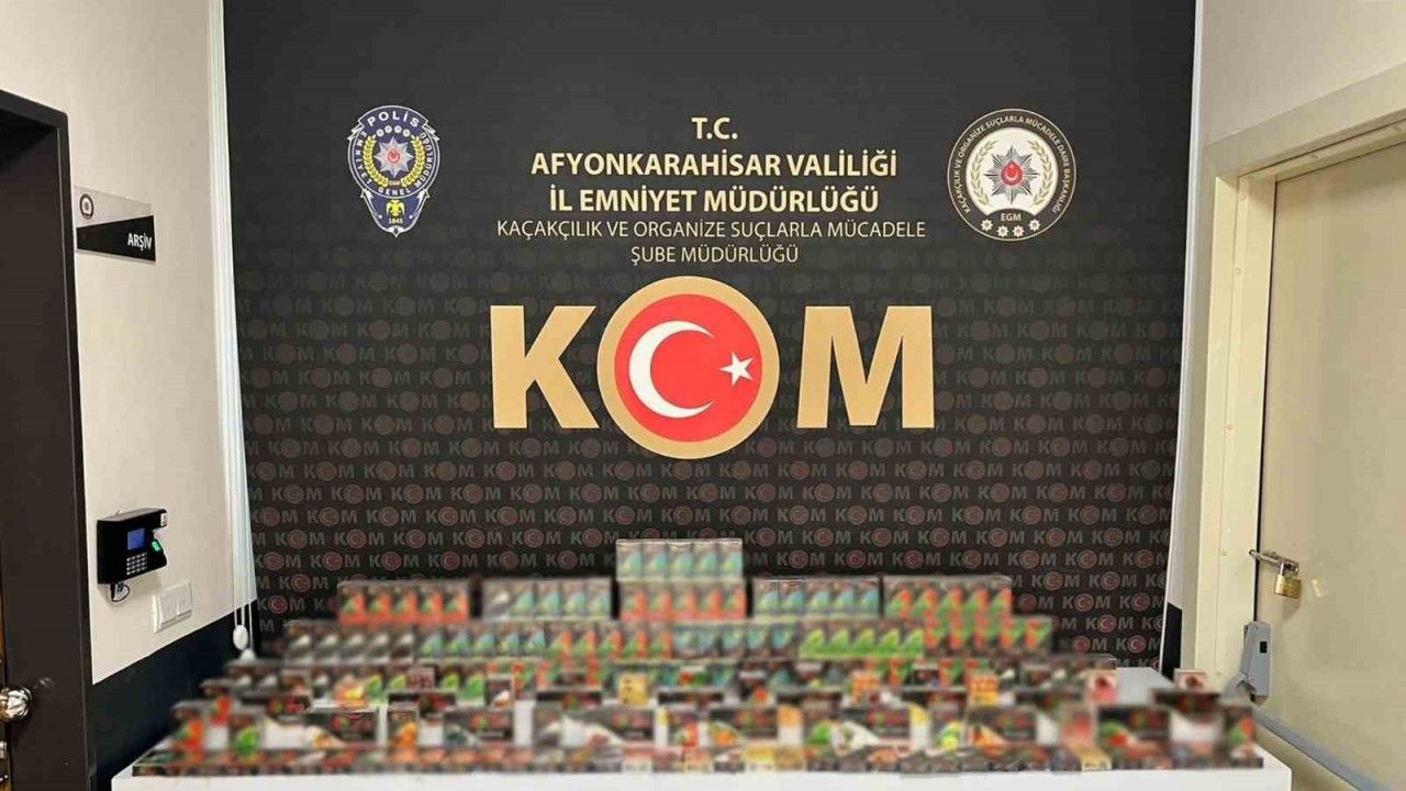 Polisten kaçak makaron ve tütün operasyonu