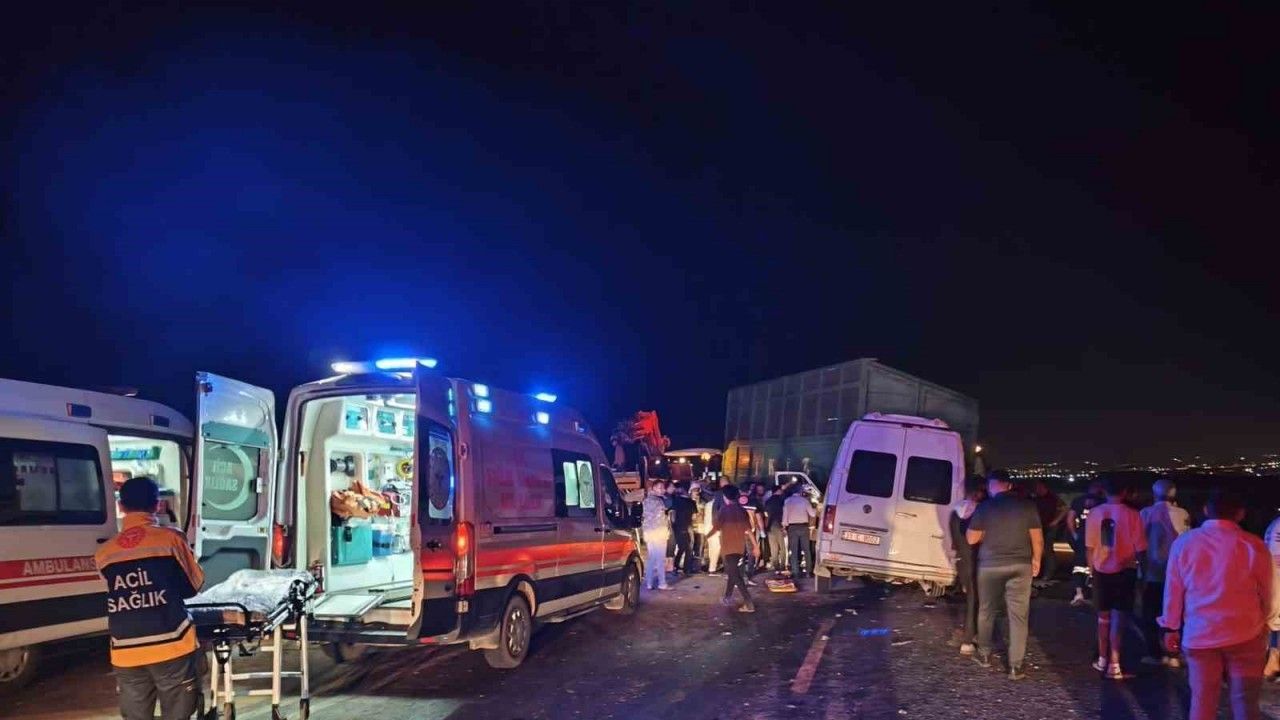 15 kişinin yaralandığı kazada yaralanan genç kız verdiği yaşam mücadelesini kaybetti