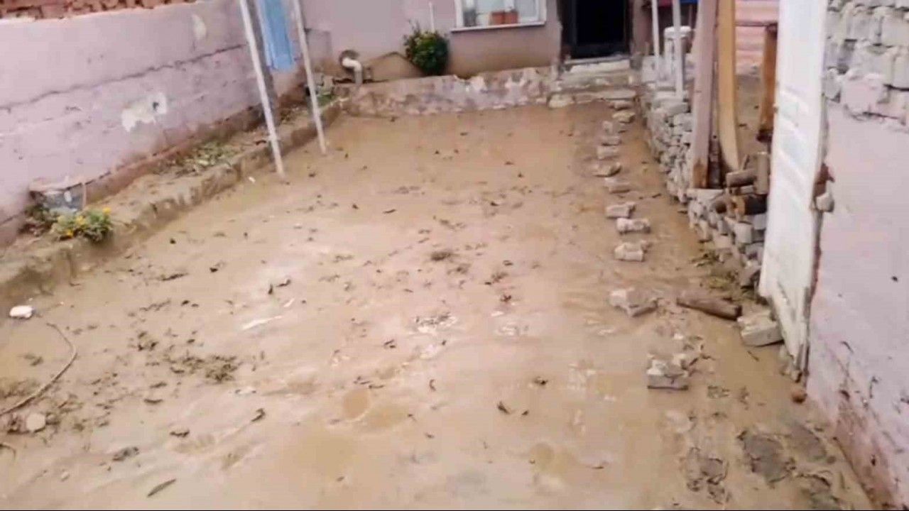 Evini Su Basan Vatandaş İsyan Etti: "Benim Oyum Nereye Gidiyor