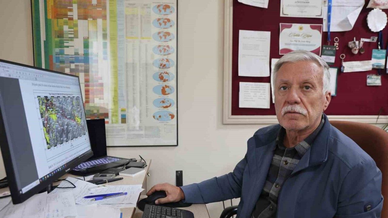 Jeoloji Uzmanı Prof. Dr.  Ercan Aksoy: Sındırgı’da 14 Binin Üzerinde Deprem Yaşandı