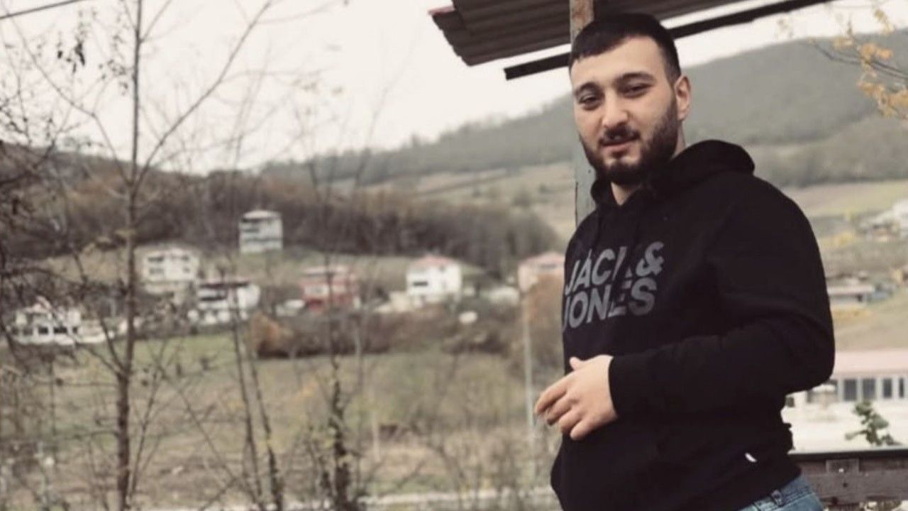 Otomobil tırın altına girdi: Sürücünün kimliği otopside belirlendi