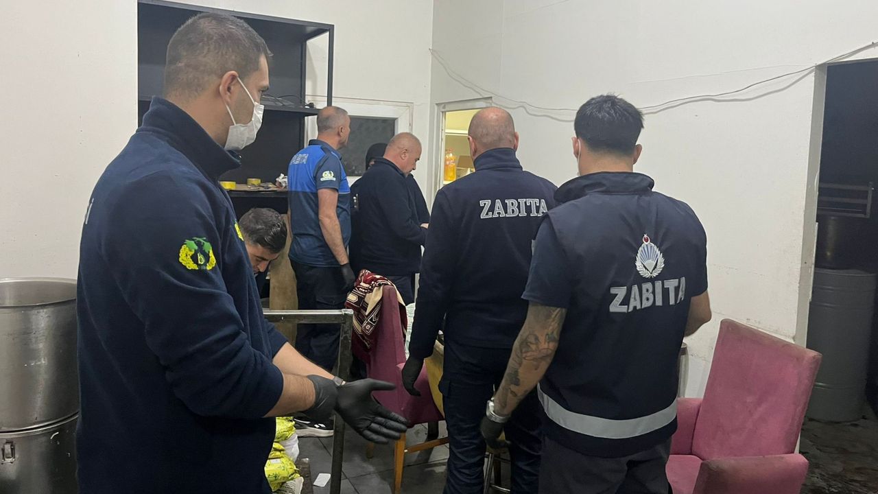 Tarihi Geçmiş Tonlarca Eti İnsanlara Yedireceklerdi: Yemek Fabrikası Mühürlendi