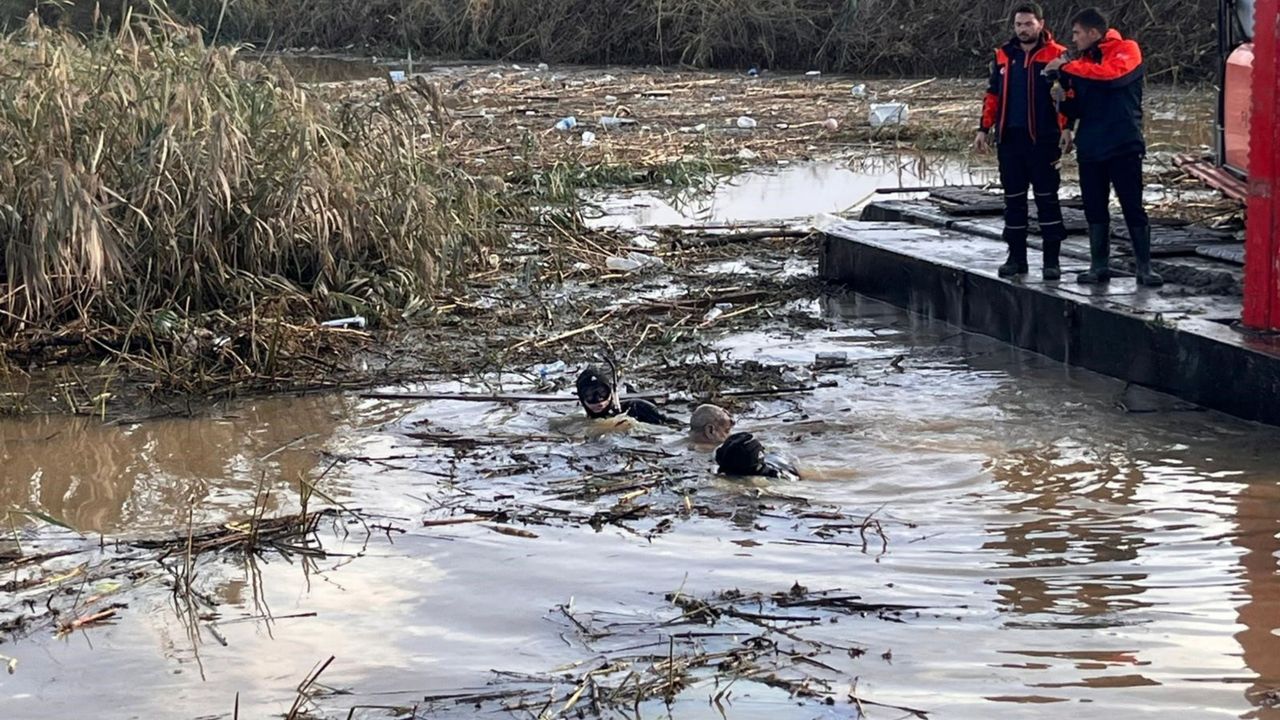Foça'da Selde Kaybolan Yaşlı Adamın Cenazesine Ulaşıldı