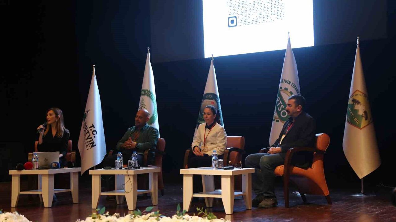 Artvin'de Bal Çalıştayı Düzenlendi