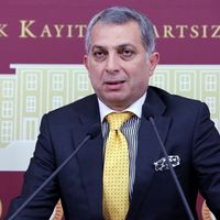 Metin Külünk Kimdir?
