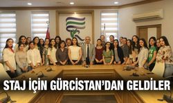 Gürcü Öğrenciler Rektör Karaman'ı Ziyaret Etti