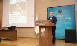 Rektör Karaman, İlahiyat Fakültesinde Konferans Verdi
