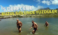 Dağcılar Buzul Gölünde Yüzdü