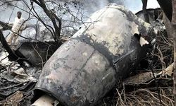 Pakistan'da Yolcu Uçağı Yerleşim Alanına Düştü