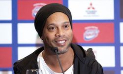 Ronaldinho, Paraguay'da Tutuklandı