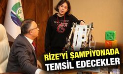 Bahçeşehir Koleji Robotik Ekibi, Vali Çeber'i Ziyaret Etti