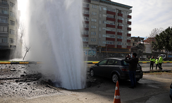 Trabzon'da İsale Hattı Tatladı; 8 Katlı Bina ve Yola Su Doldu