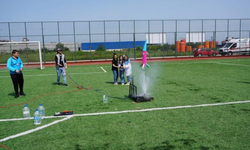 Öğrenciler 'Su Roketi Şenliği'nde Yarıştı