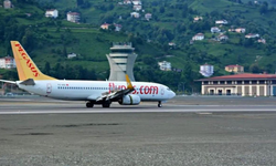 Antalya-Trabzon Uçağı'da Rize'ye İndi