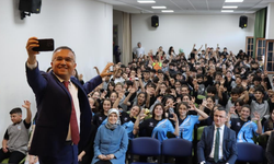 Vali Çeber, 'Kariyer Günleri'nde Öğrencilerle Buluştu