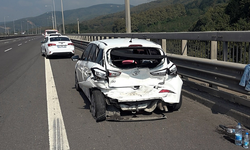 Düzce'de Hafif Ticari Araç, Otomobile Çarptı; 6 Yaralı