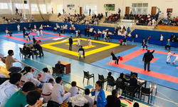 Rize'de Düzenlenen Karate Turnuvası Madalya Töreni ile Tamamlandı