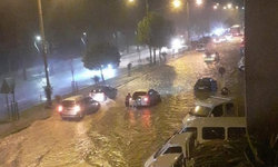 Ordu’da Sağanak Yağış Etkili Oldu, Cadde ve Sokaklar Göle Döndü