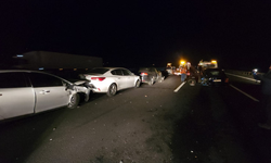 Otoyolda 11 araç zincirleme kazaya karıştı: 7 yaralı