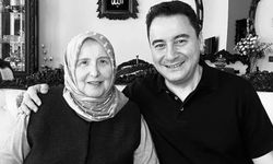 Ali Babacan'ın Annesi Hayatını Kaybetti