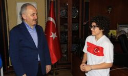 Başkan Metin, Şampiyon Boksörü Makamında Ağırladı