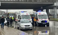 Düzce'de Halk Otobüsü İş Makinesi ile Çarpıştı: 8 Yaralı