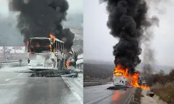 Kamyona Çarpan Otobüs Alev Topuna Döndü