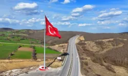 'Türkiye'nin en büyük bayrağı' Samsun semalarında