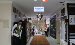 Okulun koridorunda Ramazan geleneği yaşatılıyor