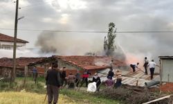 Depremden Dakikalar Sonra Korkutan Yangın