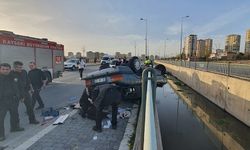 Takla Atan Otomobil Kanala Düşmeden Son Anda Durdu