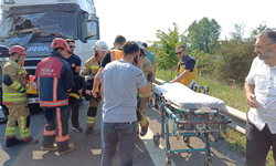 Otoyolda Tanker ile Tır Çarpıştı: 2’si Çocuk 5 Kişi Yaralandı
