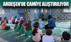 Ardeşen’de Çocuklar Camiye Alıştırılıyor