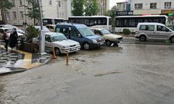 Çorum'da Sağanak Yağış Hayatı Olumsuz Etkiledi