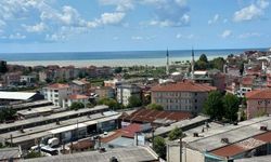 Alaplı'da Deniz Çamur Rengini Aldı