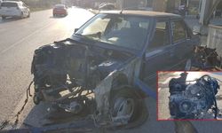 Bariyere Çarpan Otomobilin Motoru Fırladı