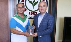 Başkan Metin’den Gençlere Kitap Okuma Önerisi