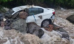 Şiddetli yağış sel ve su taşkınlarına neden oldu