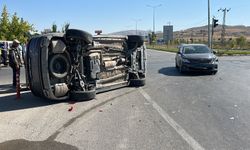 Otomobilin Çarptığı Cip Yan Yattı: 1 Yaralı