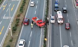 Rize'de Kontrolden Çıkan Kamyonet Trafiği Kilitledi!